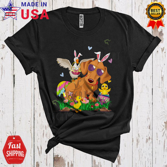 MacnyStore - Bunny Duck Bringing Easter Egg Basket Riding Dachshund Cute Funny Easter Egg Hunt Farmer Lover T-Shirt