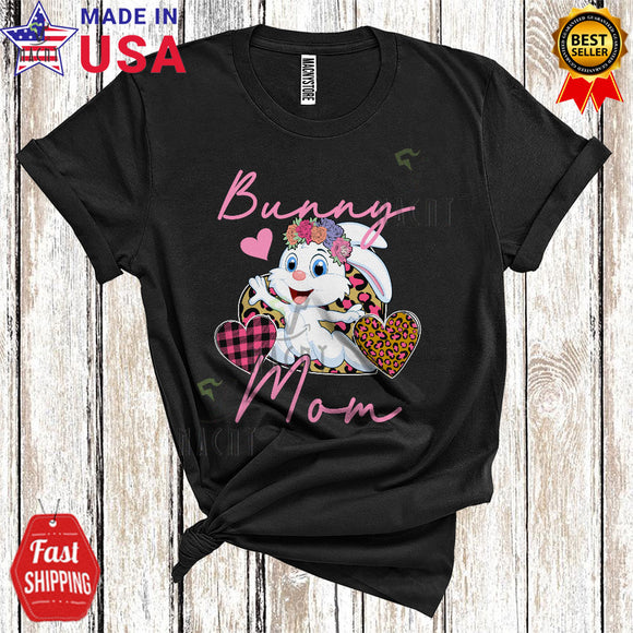 MacnyStore - Bunny Mom Funny Cool Mother's Day Leopard Plaid Flowers Bunny Animal Lover T-Shirt