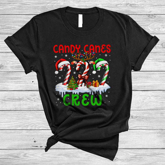 MacnyStore - Candy Canes Crew, Colorful Christmas Three Santa Elf Reindeer Candy Canes, X-mas Lights T-Shirt