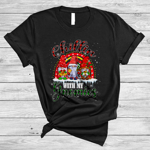 MacnyStore - Chillin With My Gnomies, Lovely Plaid Christmas Three Gnomes Rainbow, X-mas Family Squad T-Shirt