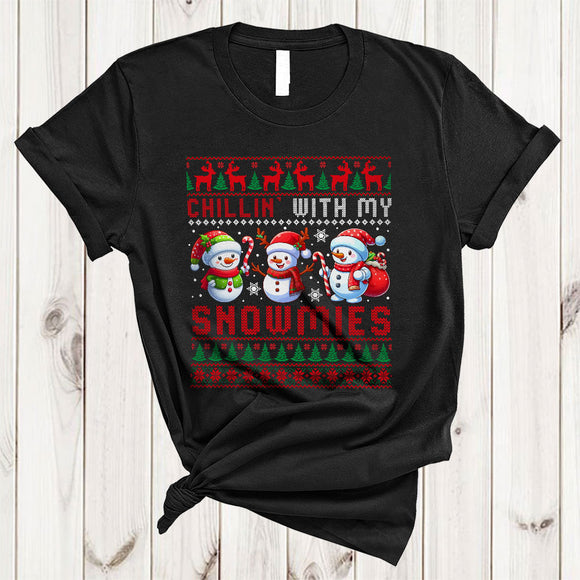 MacnyStore - Chillin' With My Snowmies, Adorable Christmas Sweater Three Snowman, X-mas Family Group T-Shirt