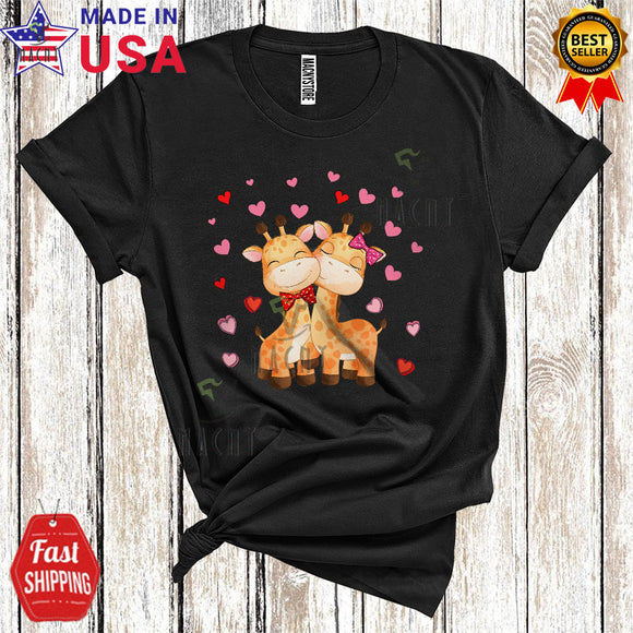 MacnyStore - Couple Giraffes Cool Cute Valentine's Day Hearts Matching Couple Giraffe Animal Lover T-Shirt