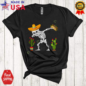 MacnyStore - Dabbing Skeleton Mexican With Taco Cool Funny Cinco De Mayo Mexican Skeleton Taco Lover T-Shirt