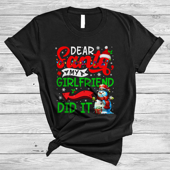 MacnyStore - Dear Santa My Girlfriend Did It, Joyful Christmas Lights Santa Snowman, X-mas Couple Family Group T-Shirt