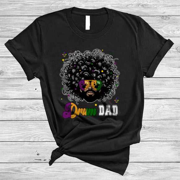 MacnyStore - Drum Dad, Cool Mardi Gras Messy Afro Hair Men, Black African Musical Instruments Player T-Shirt