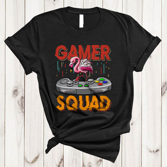 MacnyStore - Gamer Squad, Cheerful Cute Flamingo Playing Video Games, Animal Lover Gaming Gamer Group T-Shirt