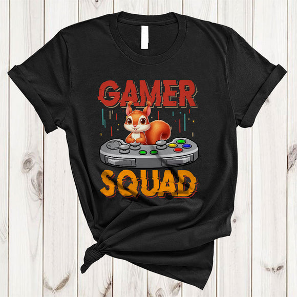 MacnyStore - Gamer Squad, Cheerful Cute Squirrel Playing Video Games, Animal Lover Gaming Gamer Group T-Shirt