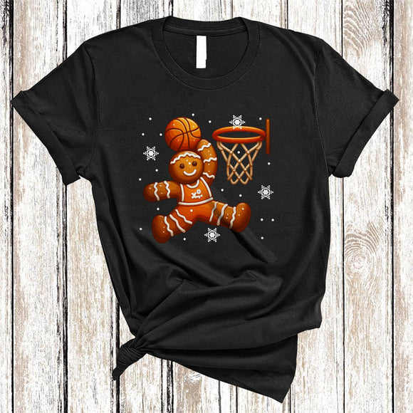 MacnyStore - Gingerbread Playing Basketball, Cheerful Funny Christmas Gingerbread Sport Player, X-mas Cookies T-Shirt