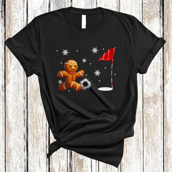 MacnyStore - Gingerbread Playing Footgolf, Cheerful Funny Christmas Gingerbread Sport Player, X-mas Cookies T-Shirt