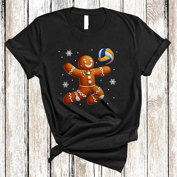MacnyStore - Gingerbread Playing Volleyball, Cheerful Funny Christmas Gingerbread Sport Player, X-mas Cookies T-Shirt