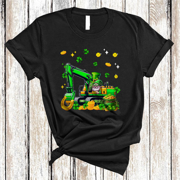 MacnyStore - Gnome Driving Excavator, Amazing St. Patrick's Day Gnomes Gnomies, Shamrock Family Group T-Shirt