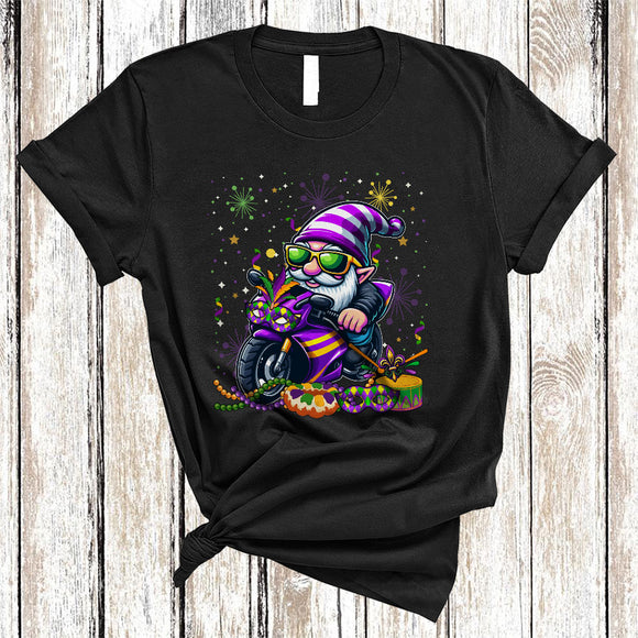 MacnyStore - Gnome Driving Motorbike, Amazing Mardi Gras King Cake Beads Gnomes Gnomies, Boys Family T-Shirt