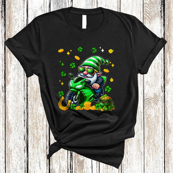 MacnyStore - Gnome Driving Motorbike, Amazing St. Patrick's Day Gnomes Gnomies, Shamrock Family Group T-Shirt