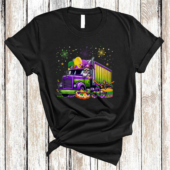 MacnyStore - Gnome Driving Truck, Amazing Mardi Gras King Cake Beads Gnomes Gnomies, Boys Family T-Shirt