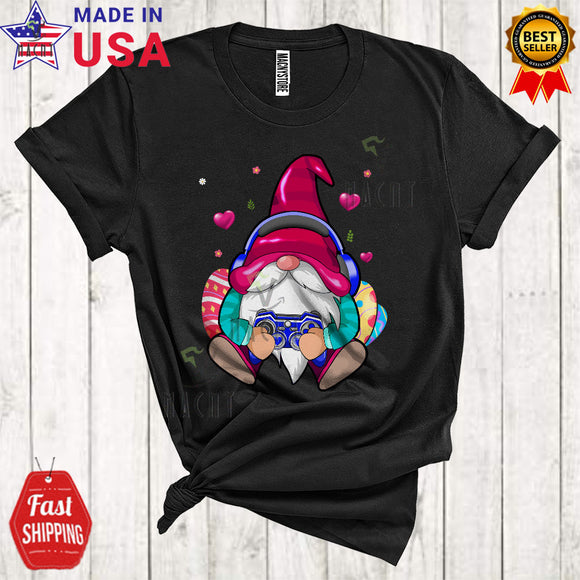 MacnyStore - Gnome Playing Video Games Cute Funny Easter Day Gnome Gaming Gamer Egg Hunt Lover T-Shirt