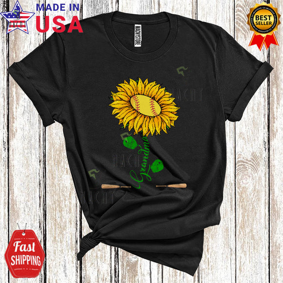 MacnyStore - Grandma Funny Cool Mother's Day Family Group Sunflower Softball Player Team Sport Lover T-Shirt