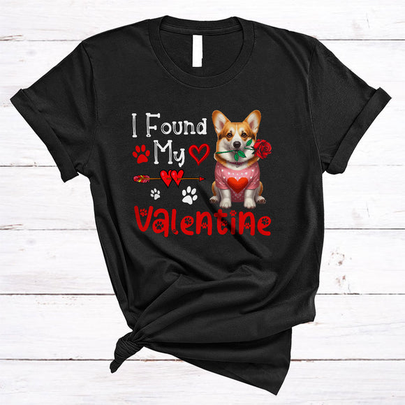 MacnyStore - I Found My Valentine, Lovely Valentine's Day Corgi Paws Owner, Hearts Flowers Lover T-Shirt