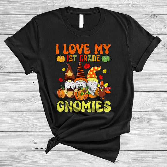 MacnyStore - I Love My 1st Grade Gnomies, Cute Three Gnomes, Matching Thanksgiving Gnomies Fall Pumpkin T-Shirt