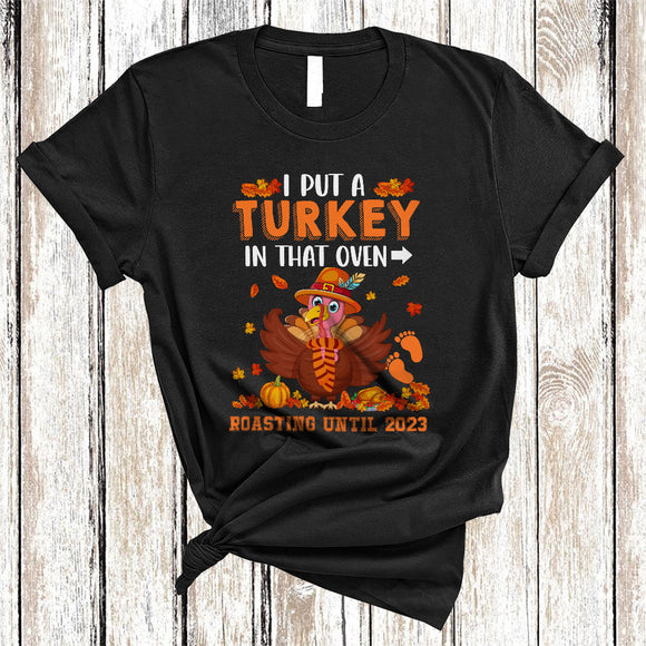 MacnyStore - I Put A Turkey In That Oven 2023, Lovely Cool Fall Leaf Turkey, Thanksgiving Pregnancy Fall T-Shirt