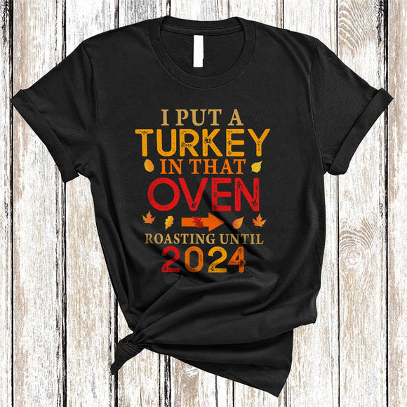 MacnyStore - I Put Turkey In That Oven 2024, Funny Vintage Thanksgiving Pregnancy, Fall Leaf Daddy Family T-Shirt