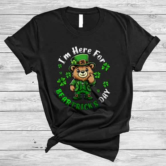 MacnyStore - I'm Here For Bear Trick's Day, Adorable St. Patrick's Day Bear Wild Animal, Irish Shamrock T-Shirt