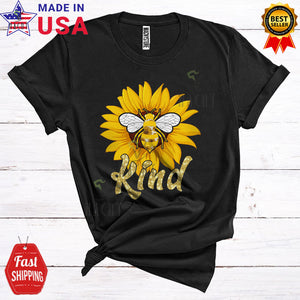 MacnyStore - Kind Cute Cool Bee On Sunflower Animal Insect Lover Matching Family Group T-Shirt