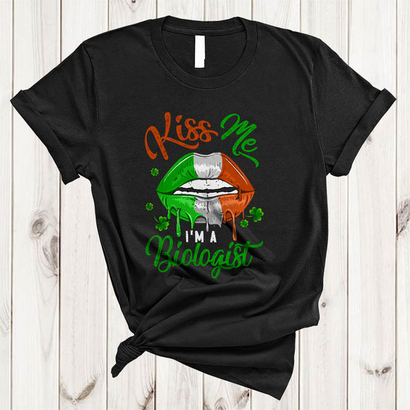 MacnyStore - Kiss Me I'm A Biologist, Humorous St. Patrick's Day Irish Flag Lips, Shamrocks Family Group T-Shirt