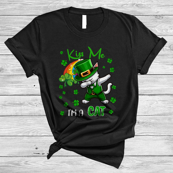 MacnyStore - Kiss Me I'm A Cat, Lovely St. Patrick's Day Leprechaun, Shamrocks Rainbow Dabbing Animal T-Shirt