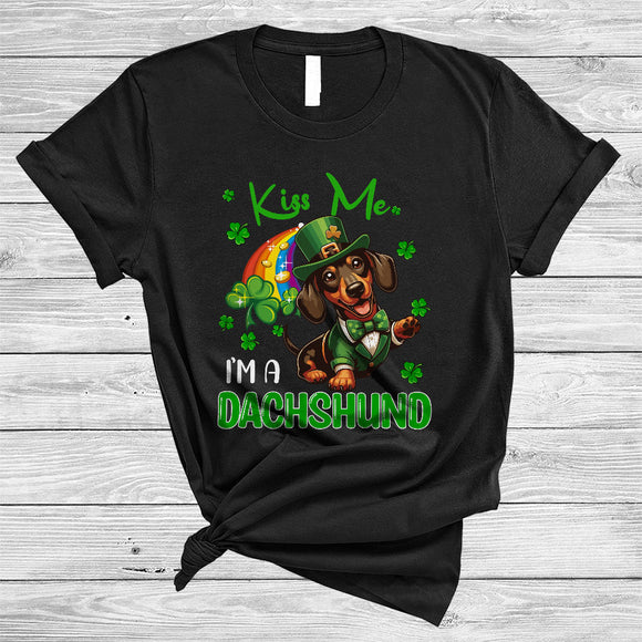 MacnyStore - Kiss Me I'm A Dachshund, Lovely St. Patrick's Day Leprechaun, Shamrocks Rainbow Animal Lover T-Shirt
