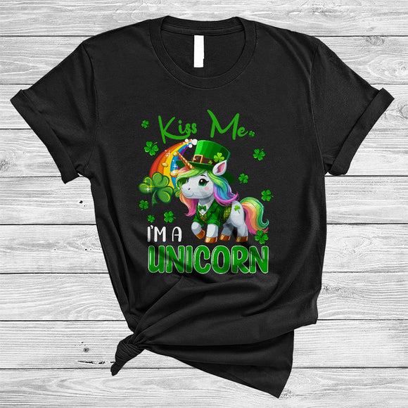MacnyStore - Kiss Me I'm A Unicorn, Lovely St. Patrick's Day Leprechaun, Shamrocks Rainbow Animal Lover T-Shirt