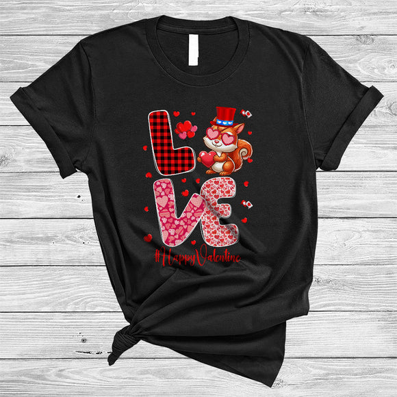 MacnyStore - LOVE Happy Valentine, Amazing Plaid Valentine's Day Squirrel Holding Heart, Couple Animal Lover T-Shirt