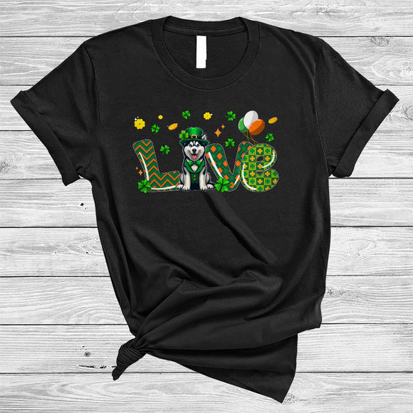 MacnyStore - LOVE, Happy St. Patrick's Day Plaid Husky Lover, Lucky Shamrock Irish Family Group T-Shirt