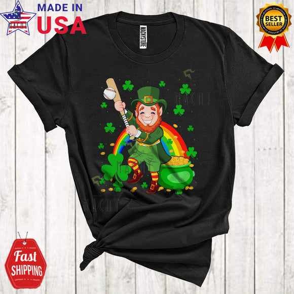MacnyStore - Leprechaun Playing Baseball Funny Cool St. Patrick's Day Baseball Sport Player Team Shamrock T-Shirt