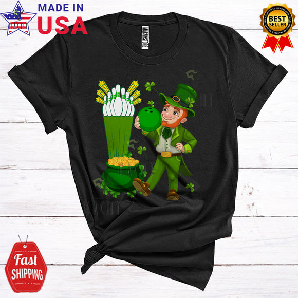 MacnyStore - Leprechaun Playing Bowling Cool Funny St. Patrick's Day Shamrocks Gold Pot Sport Player Team T-Shirt