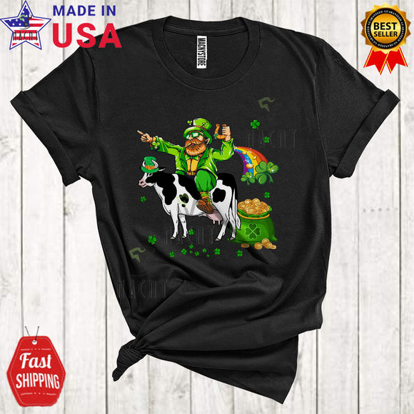 MacnyStore - Leprechaun Riding Cow Cute Cool St. Patrick's Day Rainbow Shamrocks Farmer Lover T-Shirt