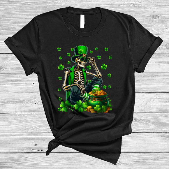 MacnyStore - Leprechaun Skeleton With Shamrocks, Funny St. Patrick's Day Skeleton Pot Of Gold, Family Group T-Shirt