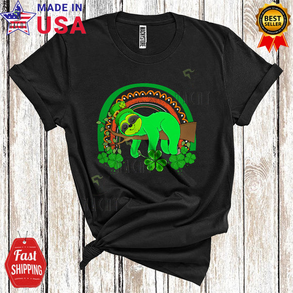 MacnyStore - Leprechaun Sloth With Shamrock Rainbow Cute Happy St. Patrick's Day Zoo Wild Animal Lover T-Shirt