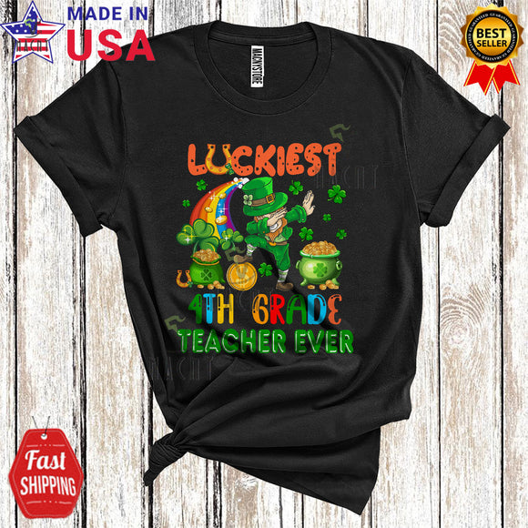 MacnyStore - Luckiest 4th Grade Teacher Ever Cool Funny St. Patrick's Day Teacher Dabbing Leprechaun Lover T-Shirt