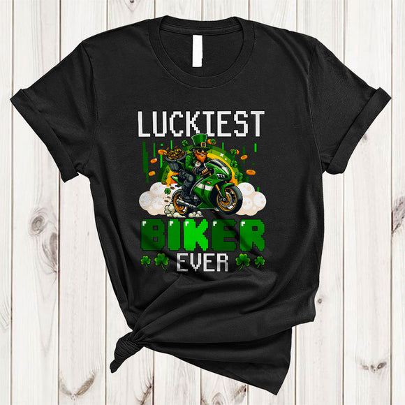 MacnyStore - Luckiest Biker Ever, Cheerful St. Patrick's Day Leprechaun Riding Motorbike, Biker Lucky Rainbow T-Shirt