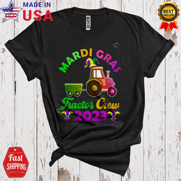 MacnyStore - Mardi Gras 2023 Tractor Crew Funny Cool Mardi Gras Tractor Wearing Jester Hat Lover T-Shirt