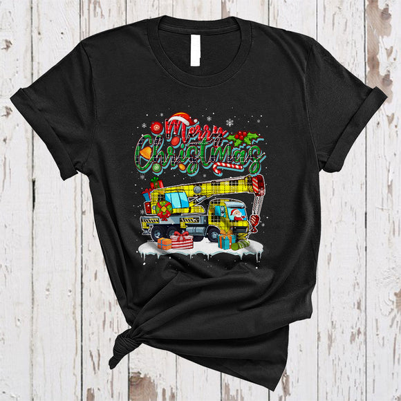MacnyStore - Merry Christmas, Wonderful X-mas Plaid Santa Driving Crane Truck, Snow Family Group T-Shirt