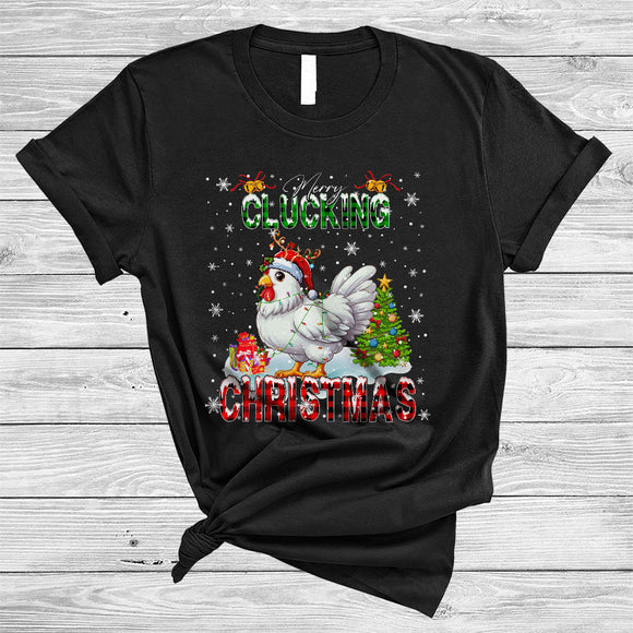 MacnyStore - Merry Clucking Christmas, Cute Humorous Plaid Santa Reindeer Chicken, X-mas Farm Farmer T-Shirt