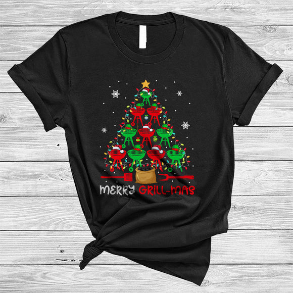 MacnyStore - Merry Grill-mas, Humorous Christmas Lights Grilling Lover, X-mas Tree Chef BBQ Smoker T-Shirt