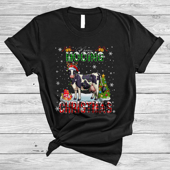 MacnyStore - Merry Mooing Christmas, Cute Humorous Plaid Santa Reindeer Cow, X-mas Farm Farmer T-Shirt