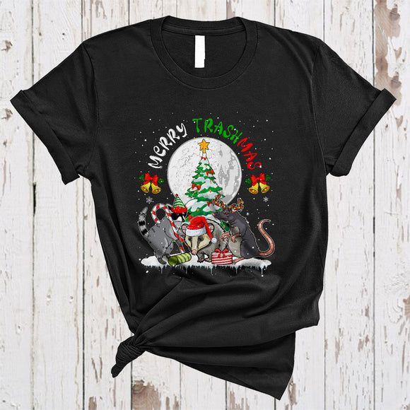 MacnyStore - Merry Trashmas, Humorous Christmas Tree Raccoon Opossum Rat, X-mas Trash Animal T-Shirt