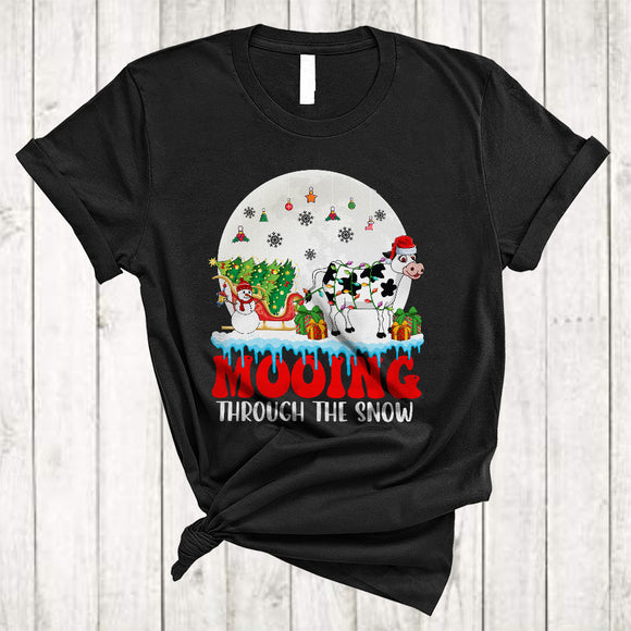 MacnyStore - Mooing Through The Snow, Lovely Merry Christmas Santa Cow, X-mas Sleigh Farmer Lover T-Shirt