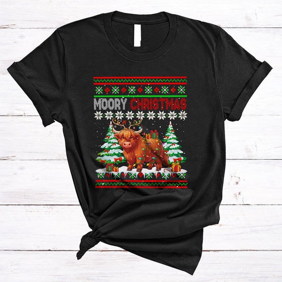 MacnyStore - Moory Christmas, Joyful Merry Christmas Reindeer Scottish Highland Cow, X-mas Sweater Lights T-Shirt