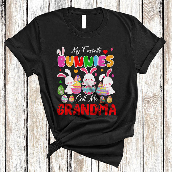 MacnyStore - My Favorite Bunnies Call Me Grandma, Adorable Easter Three Bunnies In Egg, Family Group T-Shirt