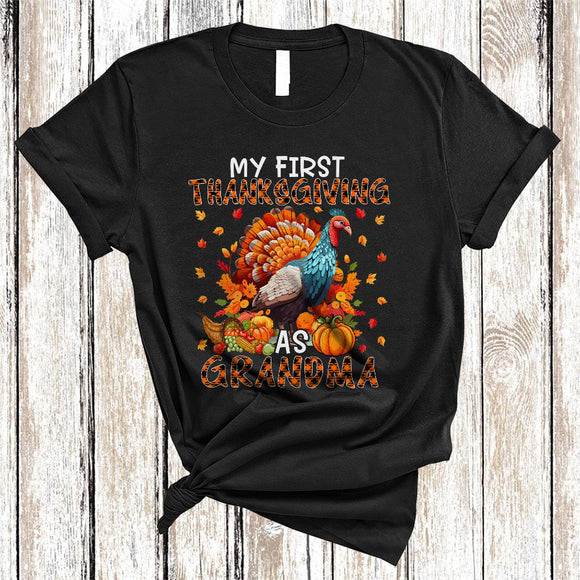 MacnyStore - My First Thanksgiving As Grandma, Adorable Plaid Thanksgiving Turkey, Fall Leaf Family Group T-Shirt