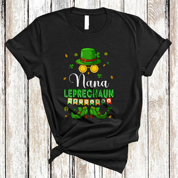 MacnyStore - Nana Leprechaun, Wonderful St. Patrick's Day Gold Coins Glasses, Shamrock Family Group T-Shirt